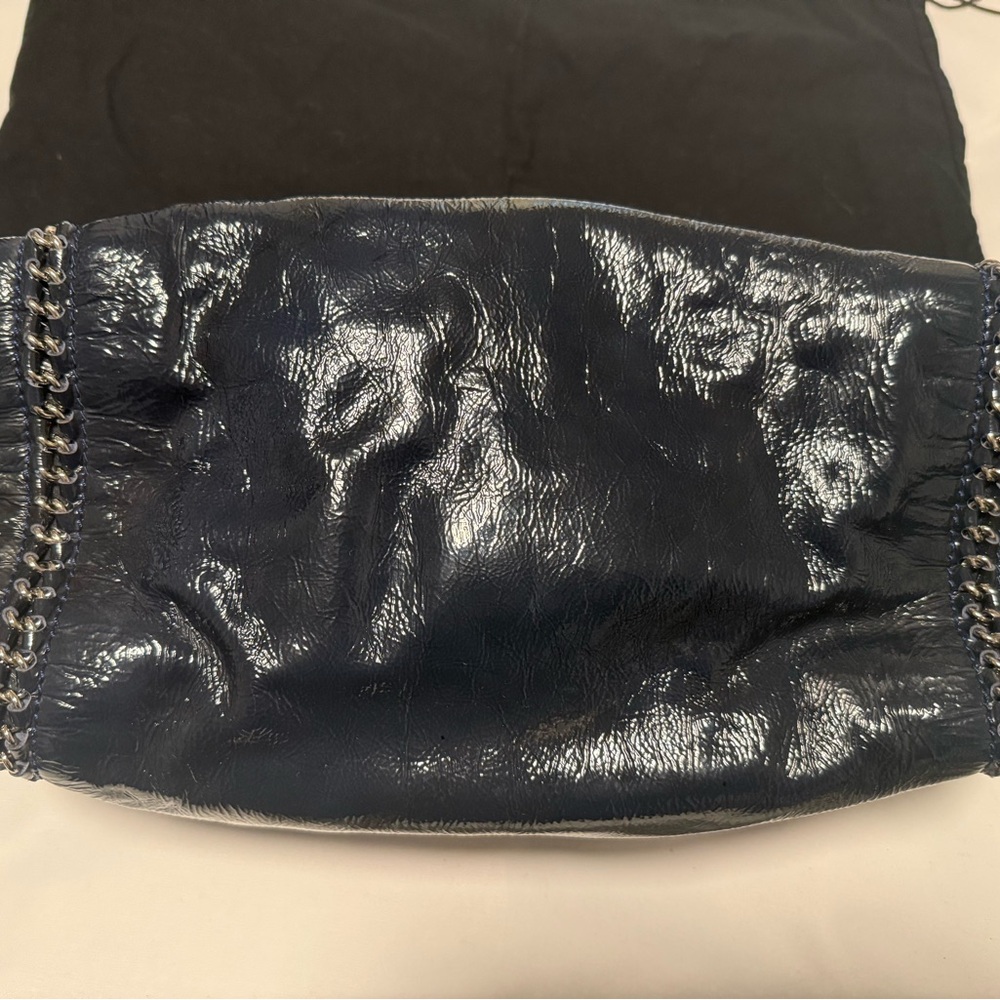 Authentic Chanel Navy Patent Bowling Bag
Chain Straps & Details zipper closure - Picture 14 of 16
